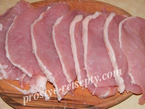 Мясные пальчики из свинины с начинкой. Мясные пальчики с салом и чесноком