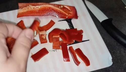 Лечо пальчики оближешь с чесноком. Как приготовить лечо из болгарского перца с чесноком и помидорами (рецепт с зеленью)