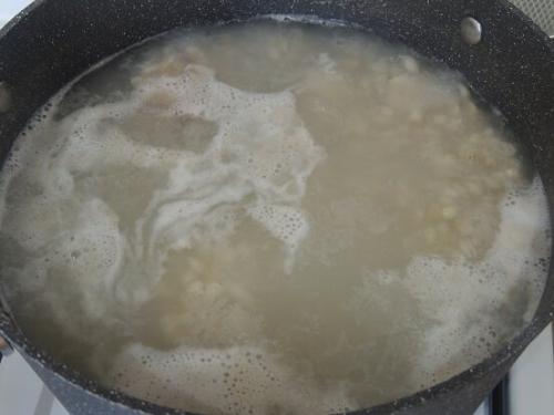 Свиные ребрышки с перловкой. Наваристый рассольник с перловкой и соленым огурцом со свиными ребрышками пошаговый рецепт с фото