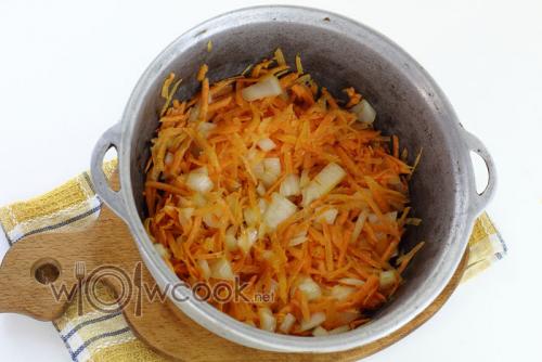 Свиные ребрышки с перловкой. Наваристый рассольник с перловкой и соленым огурцом со свиными ребрышками пошаговый рецепт с фото 11