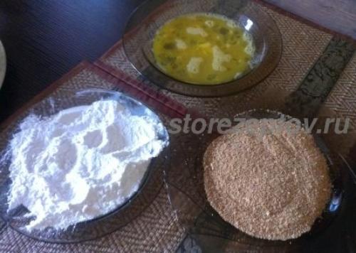 Куриные бедрышки на сковороде в панировке. Жареные куриные окорочка в панировке на сковороде: рецепт пошаговый с фото