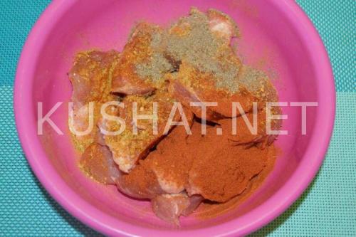 Шашлык в духовке в рукаве на луковой подушке. Шашлык на луковой подушке в духовке – рецепт