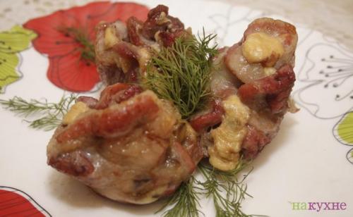Мешочки из свинины с начинкой. Мешочки из свинины с грибами и сыром