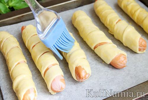 Какое слоеное тесто лучше для сосисок в тесте. Рецепт 2: сосиски в слоеном тесте, запеченные в духовке