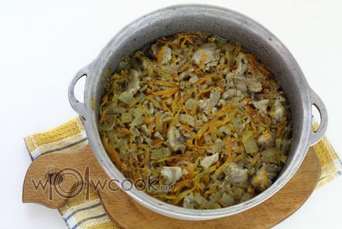 Свиные ребрышки с перловкой. Наваристый рассольник с перловкой и соленым огурцом со свиными ребрышками пошаговый рецепт с фото 15