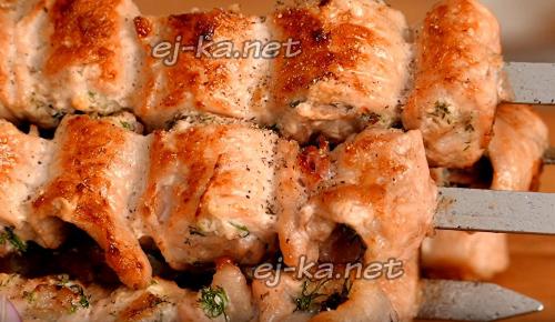 Шашлык рулетики с беконом. Шашлык «рулетиками» без маринования мяса — очень сочно и вкусно