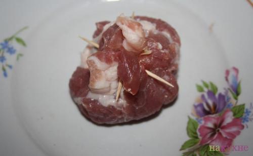 Мешочки из свинины с начинкой. Мешочки из свинины с грибами и сыром