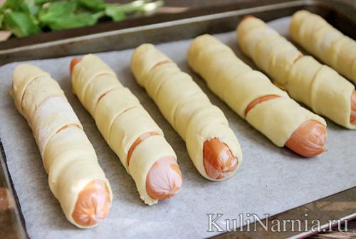 Какое слоеное тесто лучше для сосисок в тесте. Рецепт 2: сосиски в слоеном тесте, запеченные в духовке