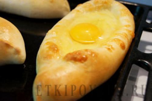 Тесто на аджарские хачапури в хлебопечке. Хачапури с сыром по-аджарски