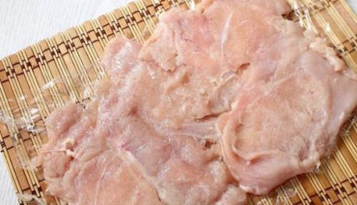 Рулетики с черносливом из курицы. Как приготовить куриный рулет с черносливом