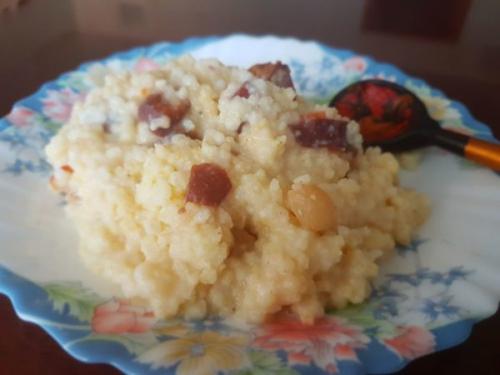 Пшенная каша с сухофруктами на воде.