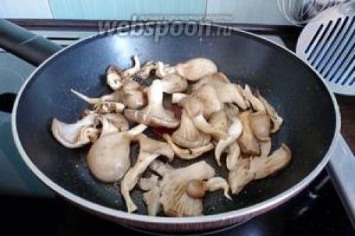 Салат Цезарь с курицей рецепт с грибами. Салат Цезарь с курицей 03