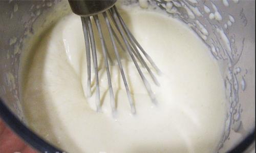 Жульен в грибных шляпках. Жульен в тарталетках с курицей и грибами