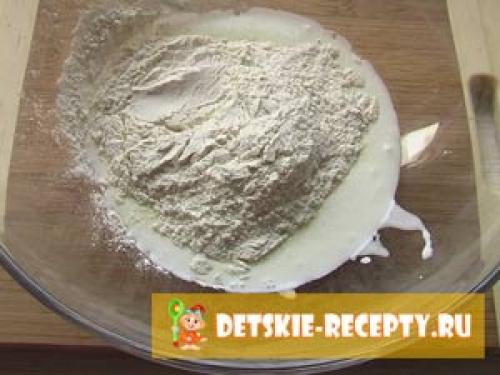 Пышные банановые оладьи на кефире. Оладьи пышные для детей (без яиц) с бананом — фото рецепт