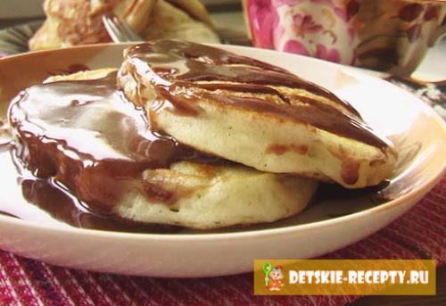 Пышные банановые оладьи на кефире. Оладьи пышные для детей (без яиц) с бананом — фото рецепт