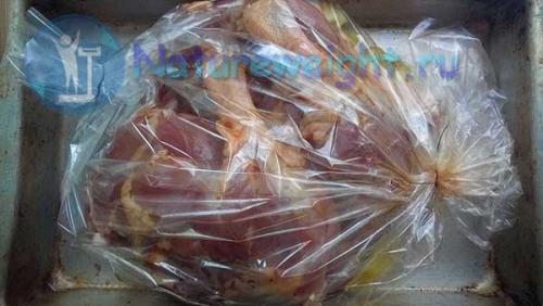 Утиные ножки с яблоками в рукаве. Утиные окорочка в рукаве для запекания в духовке. Рецепт с яблоками и специями