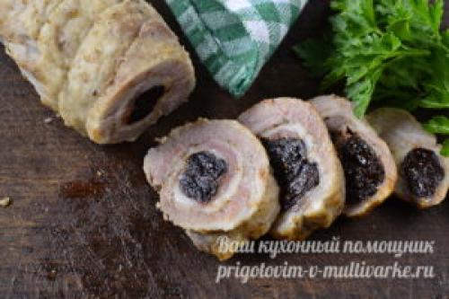 Рулетики с черносливом в мультиварке. Рулеты из свинины с черносливом