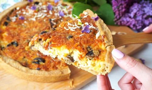 Песочный пирог с начинкой из сгущенки. Пирог с начинкой из сгущенного молока