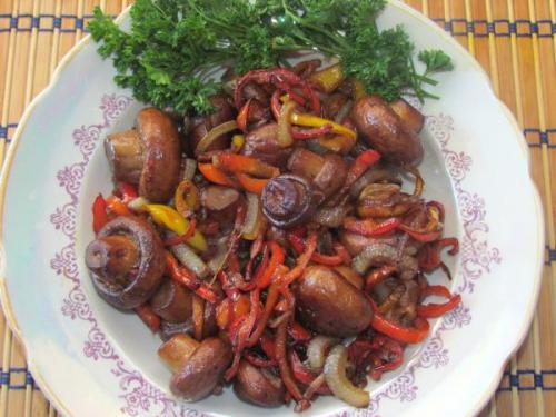 Сочетаются ли грибы с болгарским перцем. #1 Алена