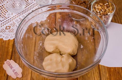 Ореховый пирог со сгущенкой. Пирог со сгущенкой и грецкими орехами 03