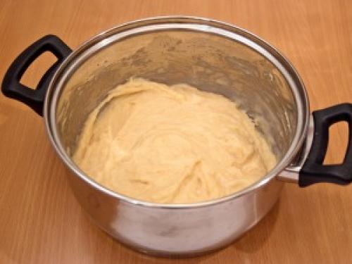 Профитроли с селедкой. Как приготовить закусочные профитроли с несладкой начинкой