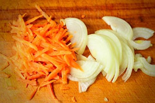 Рис с сосисками и томатной пастой. Универсальная подлива из сосисок на скорую руку