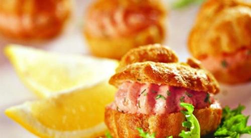 Профитроли с селедкой. Как приготовить закусочные профитроли с несладкой начинкой