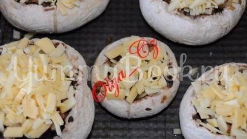 Фаршированные шампиньоны с беконом и сыром. Шампиньоны, фаршированные беконом и сыром 06