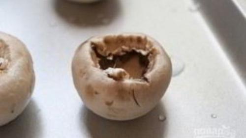 Фаршированные шампиньоны с беконом и сыром. Шампиньоны, фаршированные беконом и сыром 01