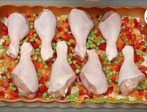 Куриные ножки с рисом и овощами. Рис с овощами и куриными ножками Праздничный