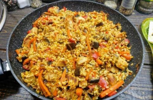 Булгур с мясом на сковороде. Булгур с мясом