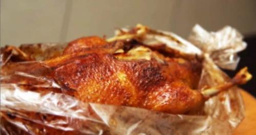 Гусь с картофелем в духовке. Гусь в духовке с картошкой в рукаве: рецепт