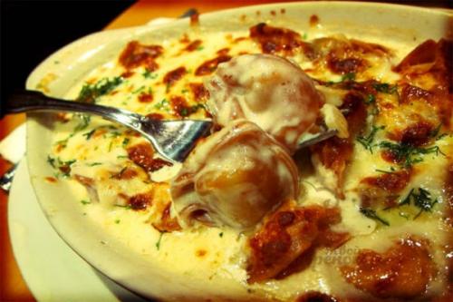 Пельмени в заливке в духовке. Варианты заливки для запечённых пельменей