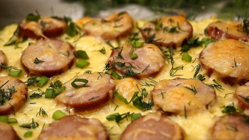 Картошка с сосисками в духовке без сыра. Картошка в духовке с сосисками, с сардельками, рецепт приготовления пошаговый