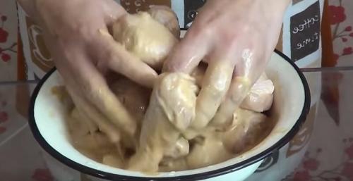 Вкусно запечь куриные ножки. Куриные ножки в духовке с картошкой