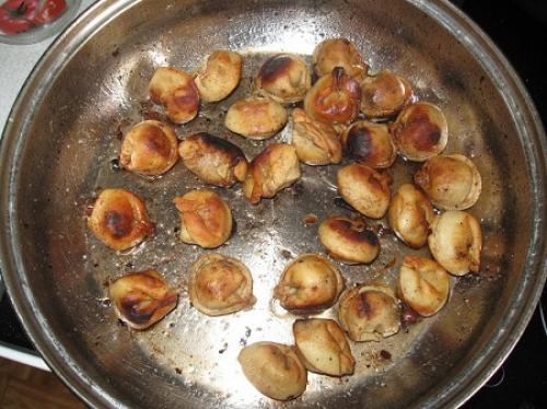 Жареные пельмени с помидорами и сыром и сметаной. Жареные пельмени на сковороде | с сыром