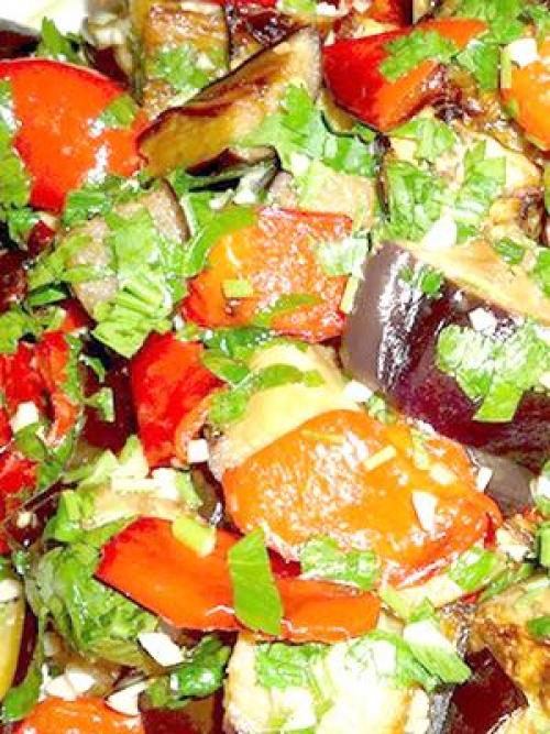 Шампиньоны с болгарским перцем в сметане. Блюда из шампиньонов, помидоров и болгарского перца