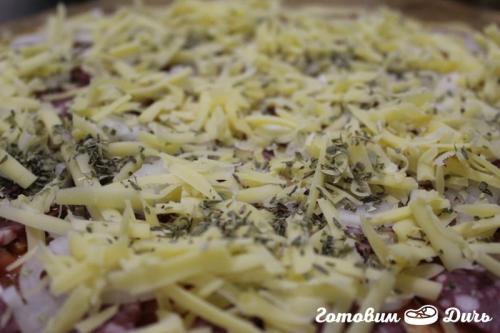 Пицца с луком колбасой и сыром. Пицца с колбасой и луком на тонком тесте 16 Пицца с луком колбасой и сыром. Пицца с колбасой и луком на тонком тесте 16