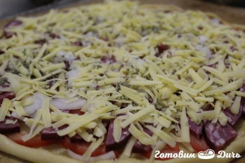 Пицца с луком колбасой и сыром. Пицца с колбасой и луком на тонком тесте 17 Пицца с луком колбасой и сыром. Пицца с колбасой и луком на тонком тесте 17