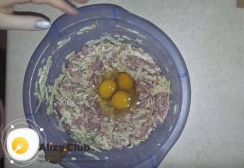 Рубленые котлеты из свинины с сыром. Как пожарить рубленные котлеты из свинины по пошаговому рецепту с фото