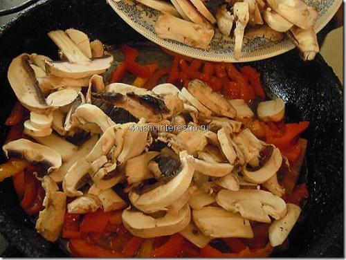 Шампиньоны с болгарским перцем и луком. Отличная закуска из грибов шампиньонов с болгарским перцем!