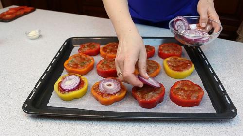 Котлеты с болгарским перцем и сыром в духовке. Описание