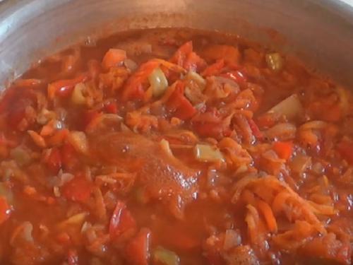 Лечо с морковью. Как приготовить лечо из помидоров, перца, моркови и лука?