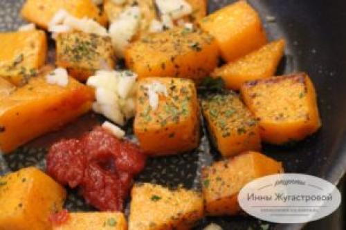 Тыква по-гречески. Два рецепта запеченной тыквы. Тыква по-гречески с томатом. Десертная тыква со специями