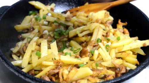 Картошка с легкими. Жареная картошка с лисичками – быстрый и легкий рецепт