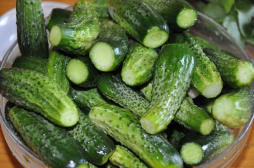 Засолка огурцов с гвоздикой. Солёные, зелёные, острые и хрустящие Солёные огурцы — короли всех праздничных столов. Редкая хозяйка не припасёт парочку банок этого традиционного яства к каждой семейной дате. И чтобы никто не остался разочарованным своими за 14 Засолка огурцов с гвоздикой. Солёные, зелёные, острые и хрустящие Солёные огурцы — короли всех праздничных столов. Редкая хозяйка не припасёт парочку банок этого традиционного яства к каждой семейной дате. И чтобы никто не остался разочарованным своими за 14