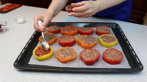 Котлеты с болгарским перцем и сыром в духовке. Описание