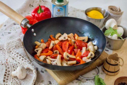 Жареная семга с овощами. Семга с овощами и грибами на сковороде рецепт с фото 03