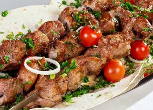 Шашлык из карбоната с беконом и сливочным маслом. Способ приготовления: 10