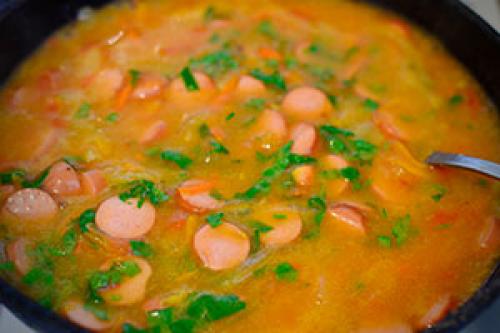 Рис с сосисками и томатной пастой. Универсальная подлива из сосисок на скорую руку